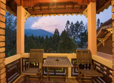 Habitación King con balcón — Sapa Garden Bed and Breakfast